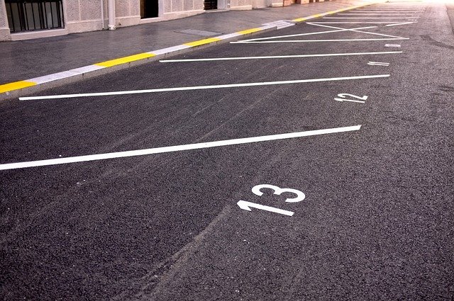 asphalt for commercial parking lots